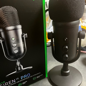 RAZER Seiren V2 Pro 팝니다.