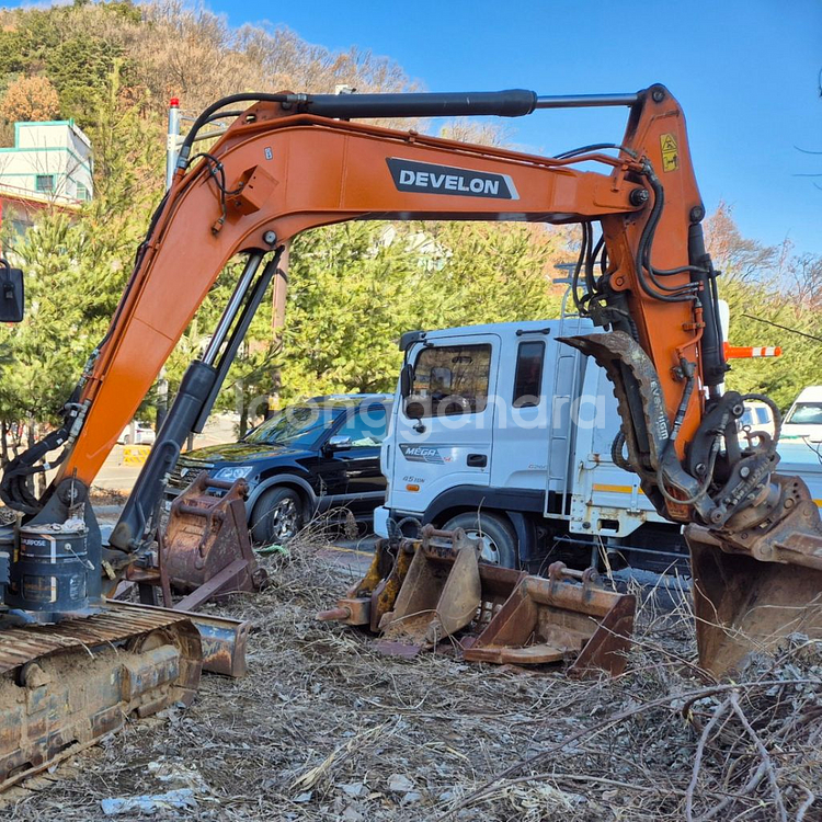 중고02굴삭기 두산 DX65MT-7 회전링크 집게장착--4