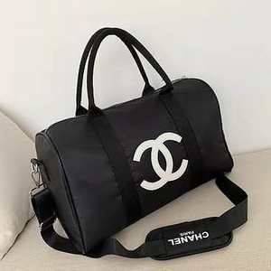 새제품 chanel 샤넬코스메틱 보스턴백.화이트