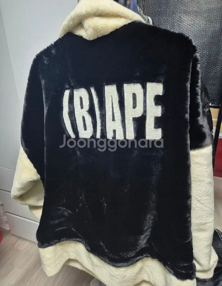 베이프 faux fur jacket XL--3