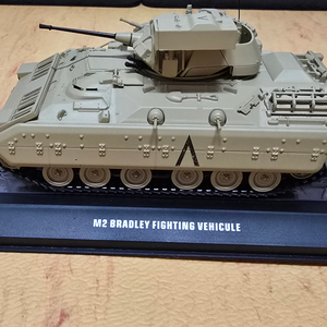 M2A2 브래들리 IFV 1:48 미사용품