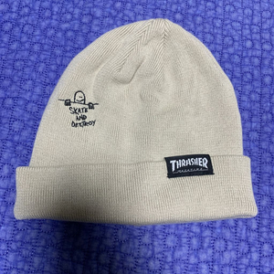 Thrasher 트래셔 아이보리 비니