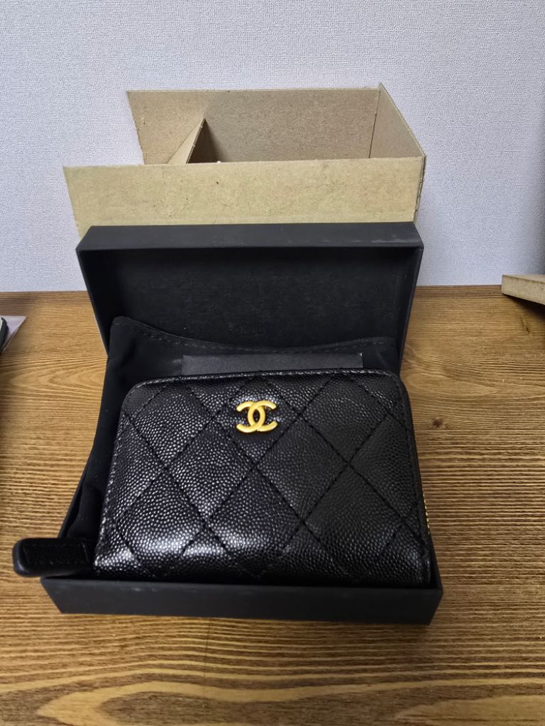 럭스 지퍼 동전지갑 판매합니다.