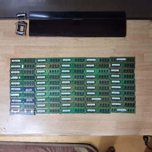 컴퓨터 램 DDR2 2GB 50개 일괄판매 (메인보드