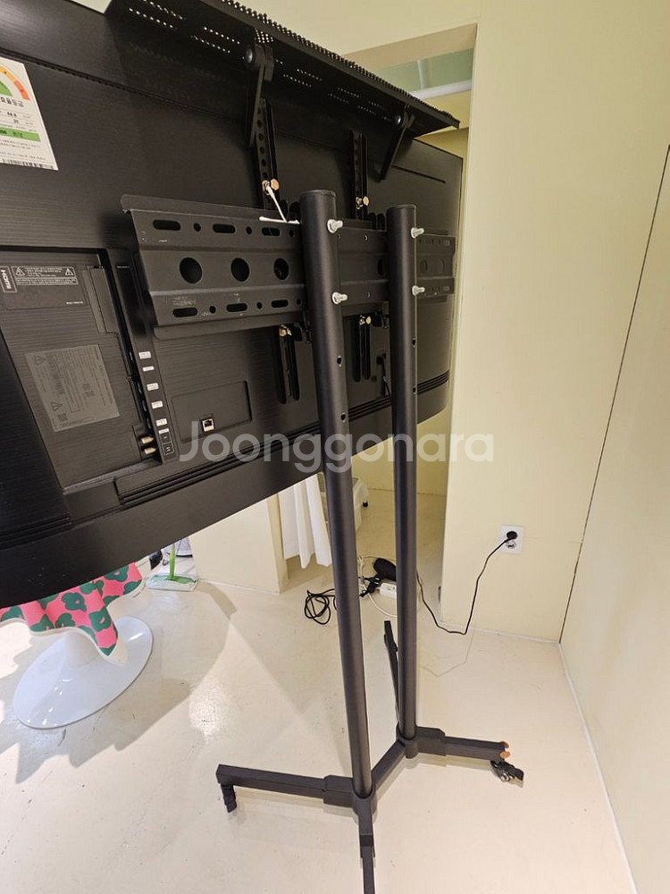 (급매)삼성 스마트 TV 4K UHD 50인치+거치대--2