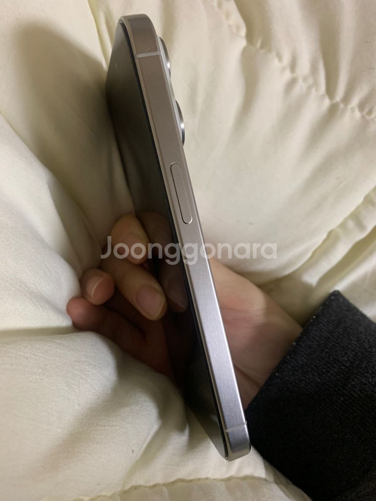 자급제)아이폰15프로/화이트256기가, 2개월사용--3