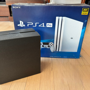 PS4 Pro 화이트(1TB) + 컨트롤러 2개 세트