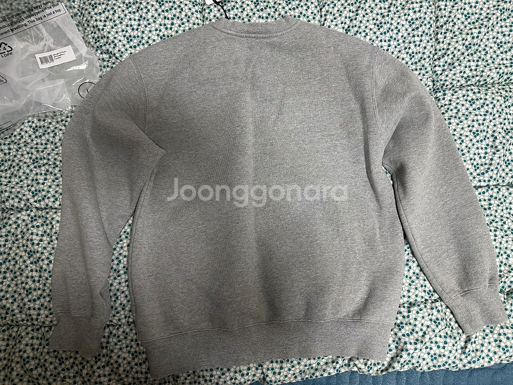 (L)아이앱스튜디오x칼하트 맨투맨--6