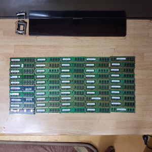 컴퓨터 램 DDR2 2GB 50개 일괄판매 (메인보드