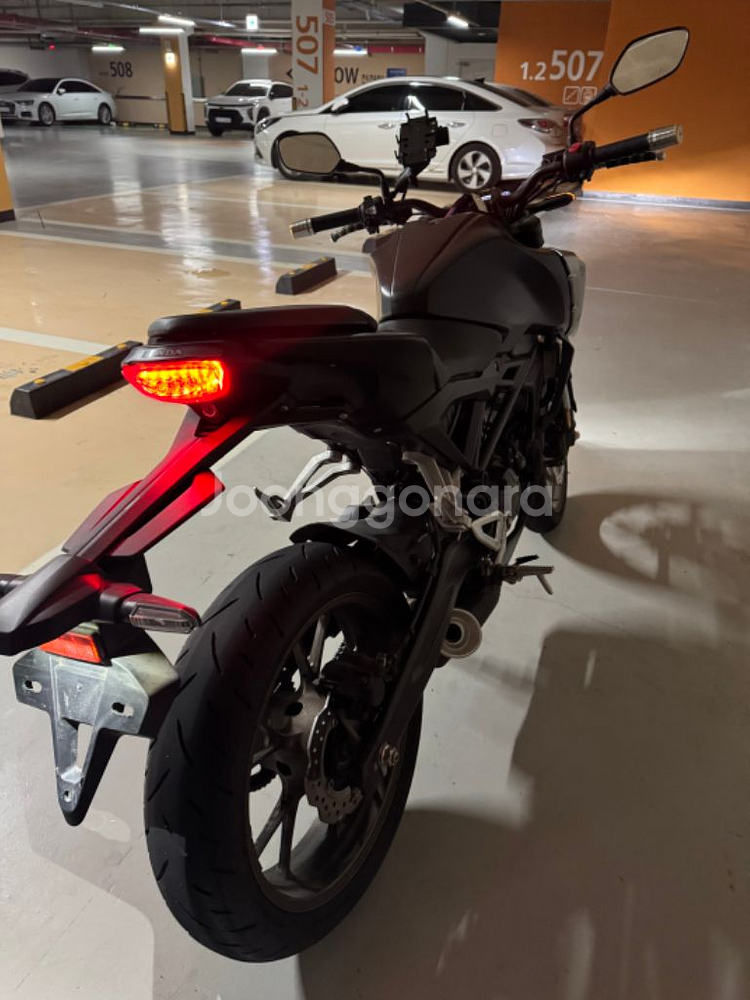 cb125r 팝니다--2
