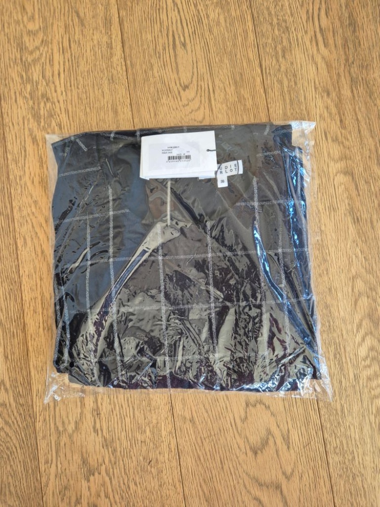 (새상품) 끌로디피에로 네이비 체크 롱원피스 36사이즈--6