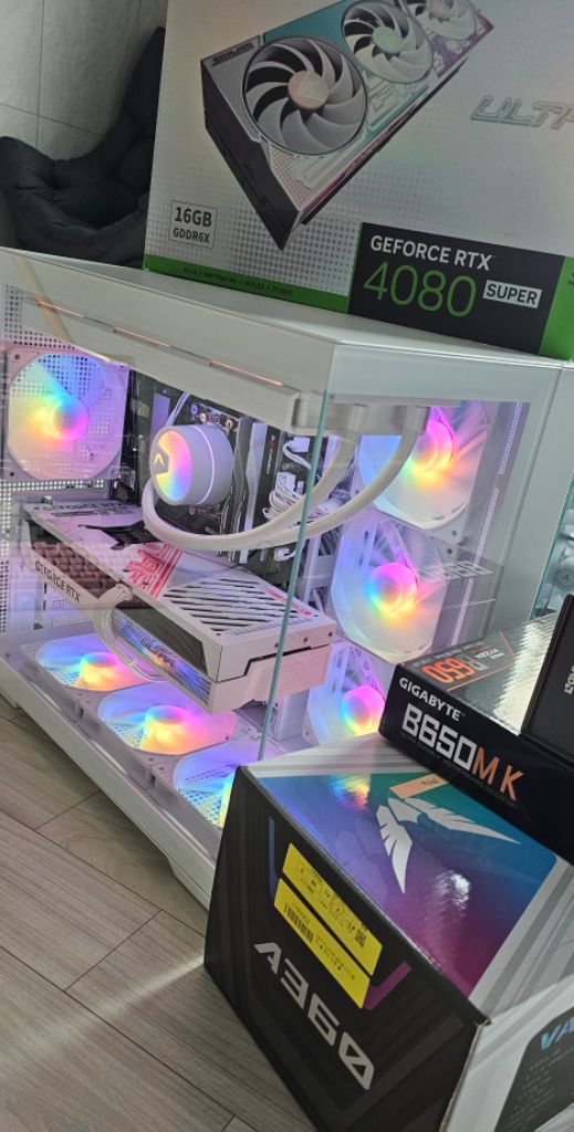 라이젠7 7800X3D RTX4080슈퍼 화이트