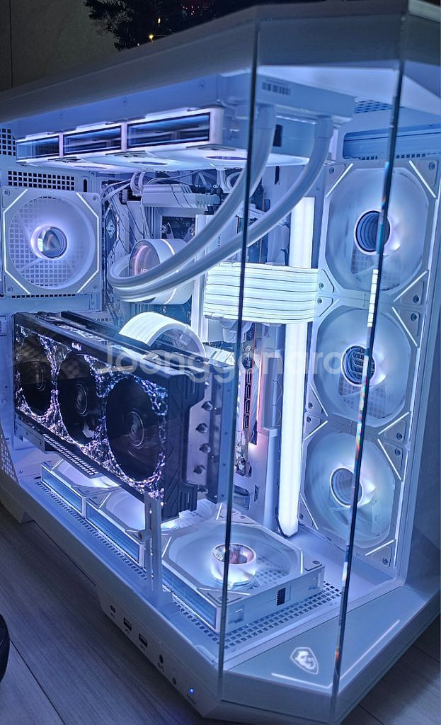 7950X3d rtx4080 본체 팝니다.--0