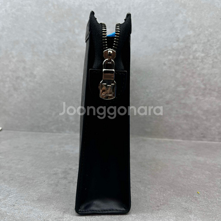 루이비통 이클립스 보야주 클러치 / 상태 최상급--1