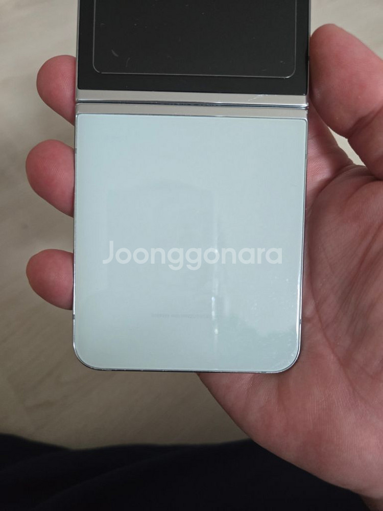 갤럭시 Z플립 5 512GB 자급제 팝니다.--2