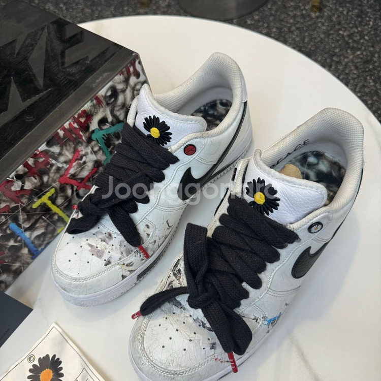 [10.5사이즈]나이키 피마원 에어포스 2 스니커즈--1