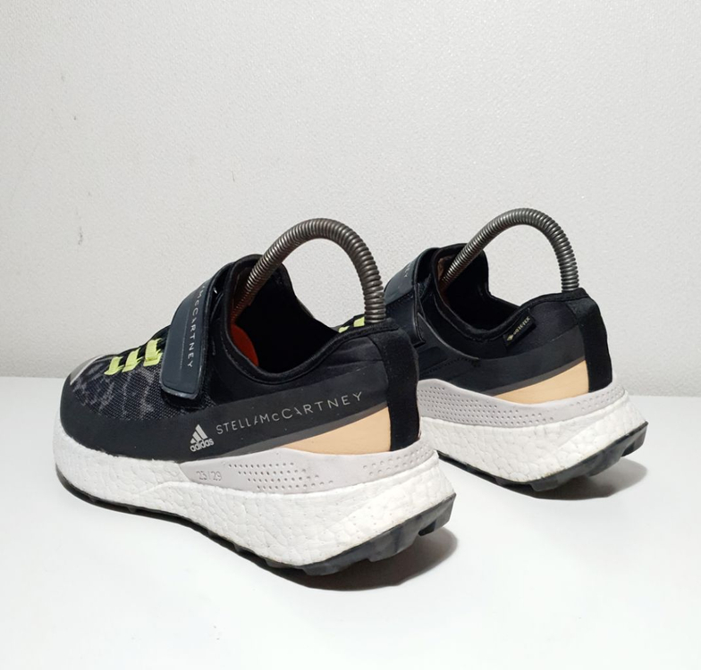 아디다스 고어텍스 운동화(여성용) 이미지