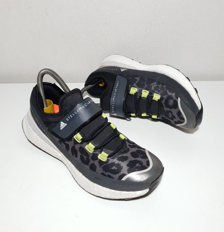 아디다스 고어텍스 운동화(여성용) 이미지