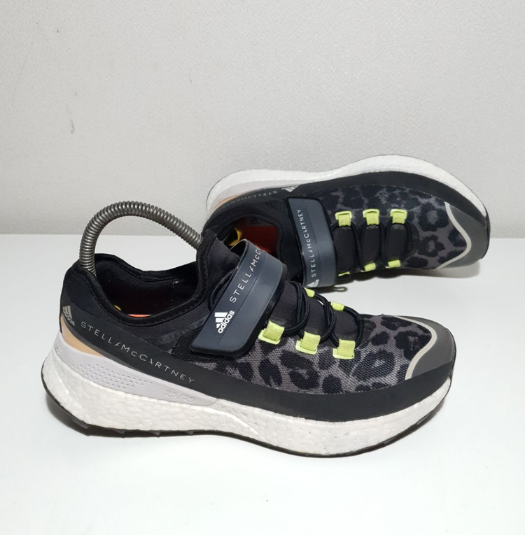 아디다스 고어텍스 운동화(여성용) 이미지