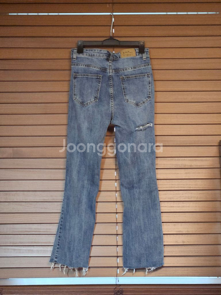 컷팅 슬림핏 부츠컷 데님 여성 청바지--1