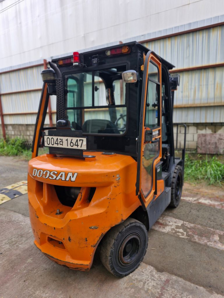 두산 19년식 디젤 3톤 지게차--3