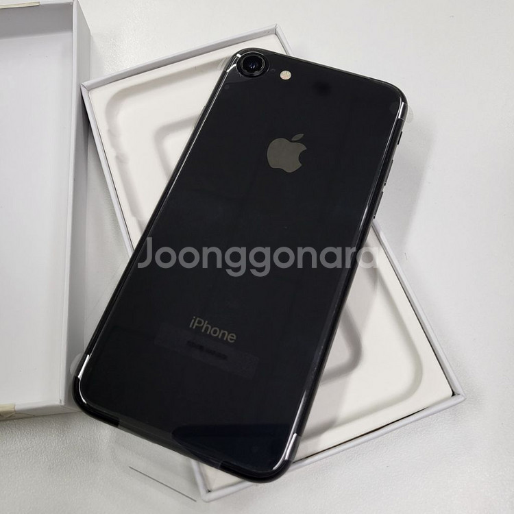 리퍼폰 새상품 아이폰8 64GB 블랙 팝니다--0