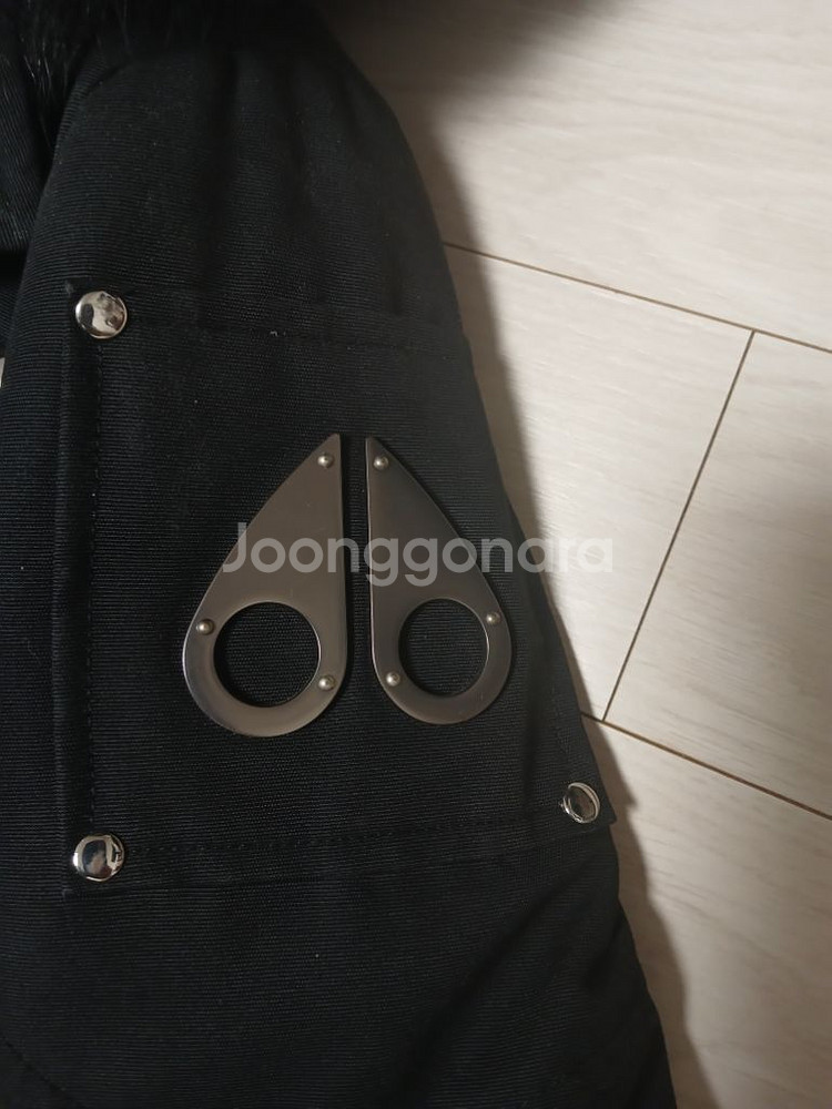 [급구!] 무스너클 발라스틱 패딩 S 팝니다!--2