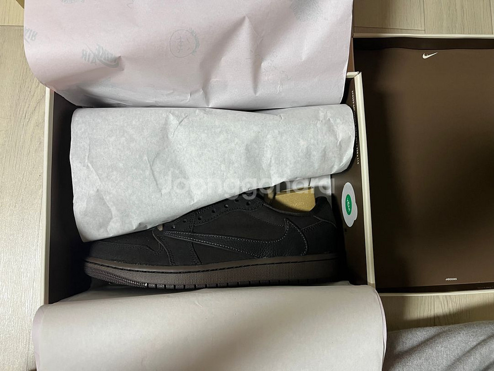 Jordan 1 x Travis Scott--2