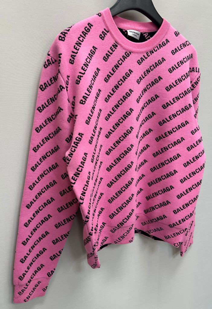 발렌시아가 니트 ( 여성 오버 핏 ) 이미지