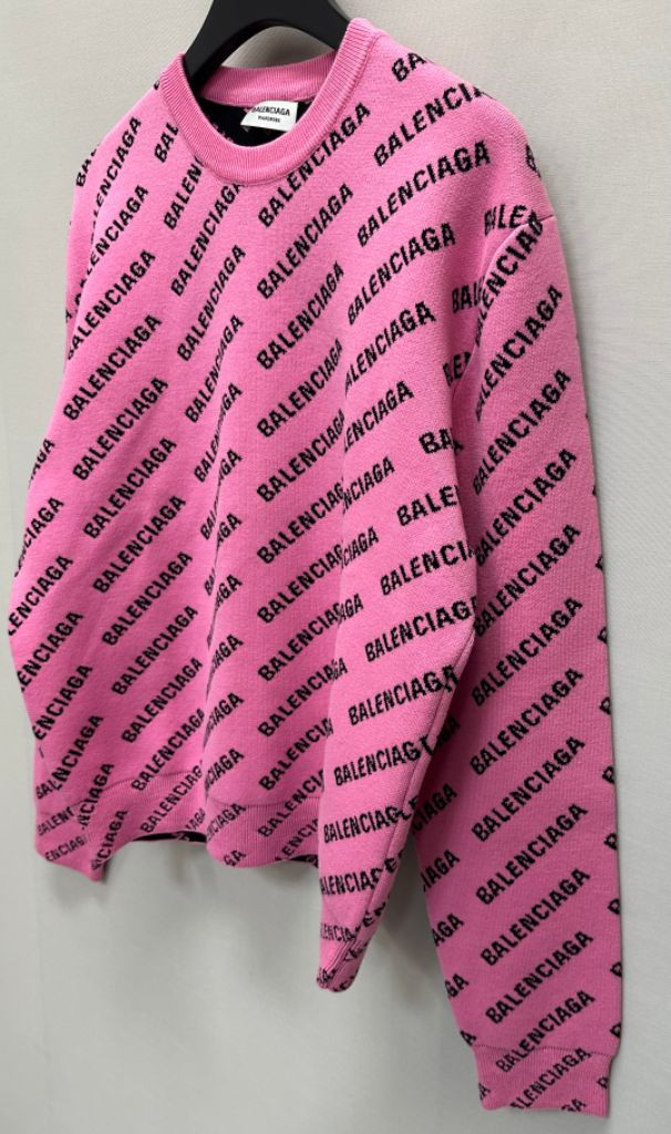 발렌시아가 니트 ( 여성 오버 핏 ) 이미지