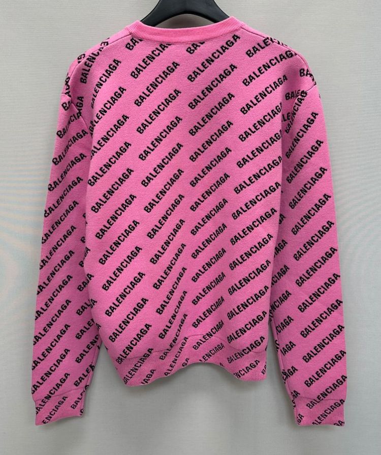 발렌시아가 니트 ( 여성 오버 핏 ) 이미지