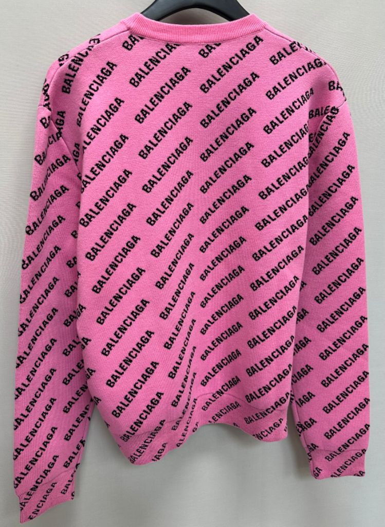 발렌시아가 니트 ( 여성 오버 핏 ) 이미지