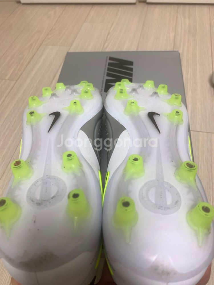 나이키 티엠포10 엘리트 ag 260 입니다--5