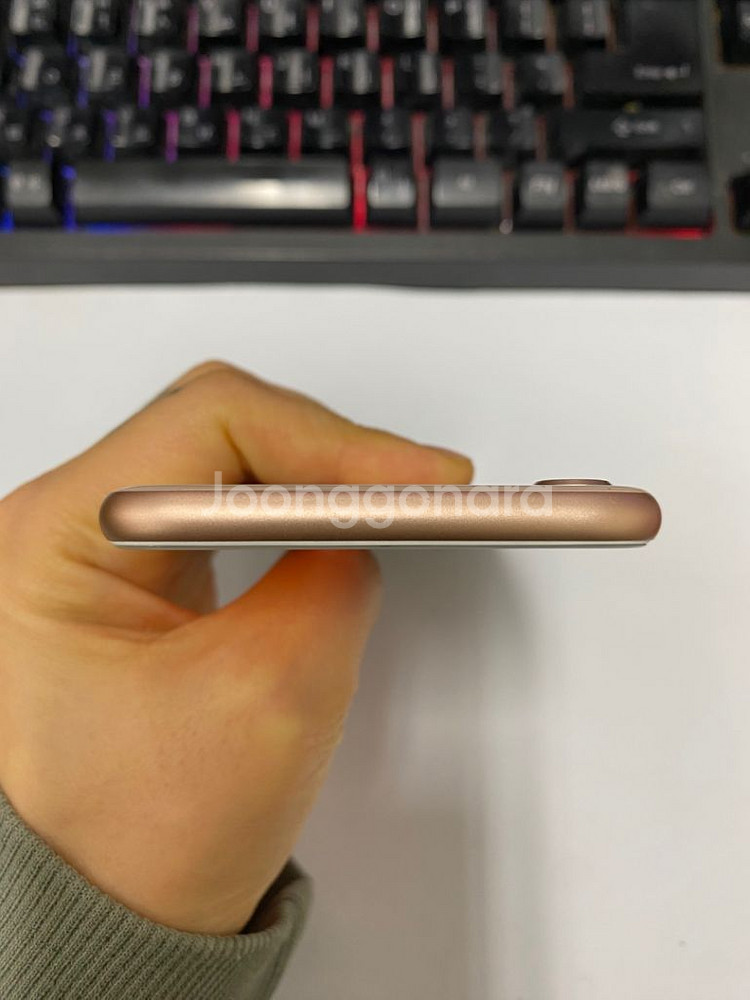 아이폰8 로즈골드 특SSS급 256G 배터리100%--5