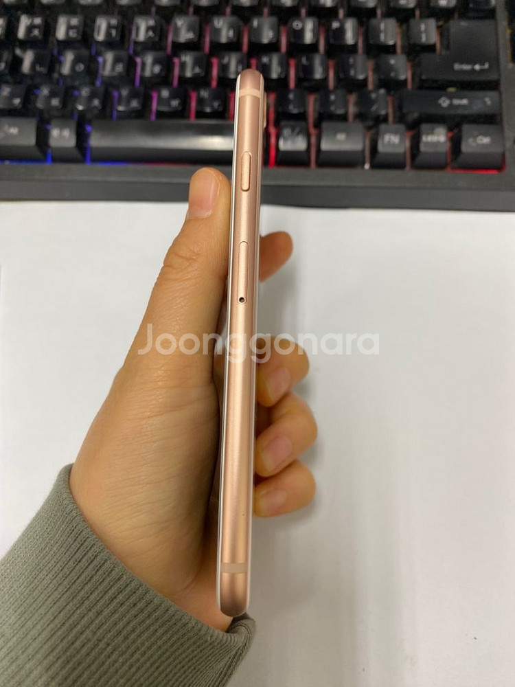 아이폰8 로즈골드 특SSS급 256G 배터리100%--3