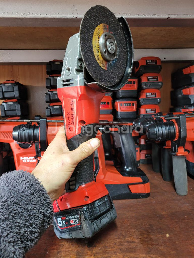 밀워키충전그라인더 M18 CAG125X .5인치정품--2
