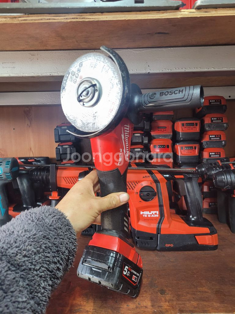 밀워키충전그라인더M18FSAG125X.속도조절.5인치.--3