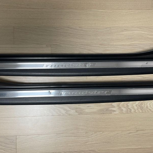 bmw z3 도어 트림 (발받침) 팝니다