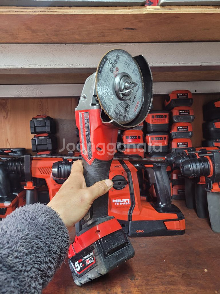 밀워키충전그라인더M18FSAG125X.속도조절.5인치.--2