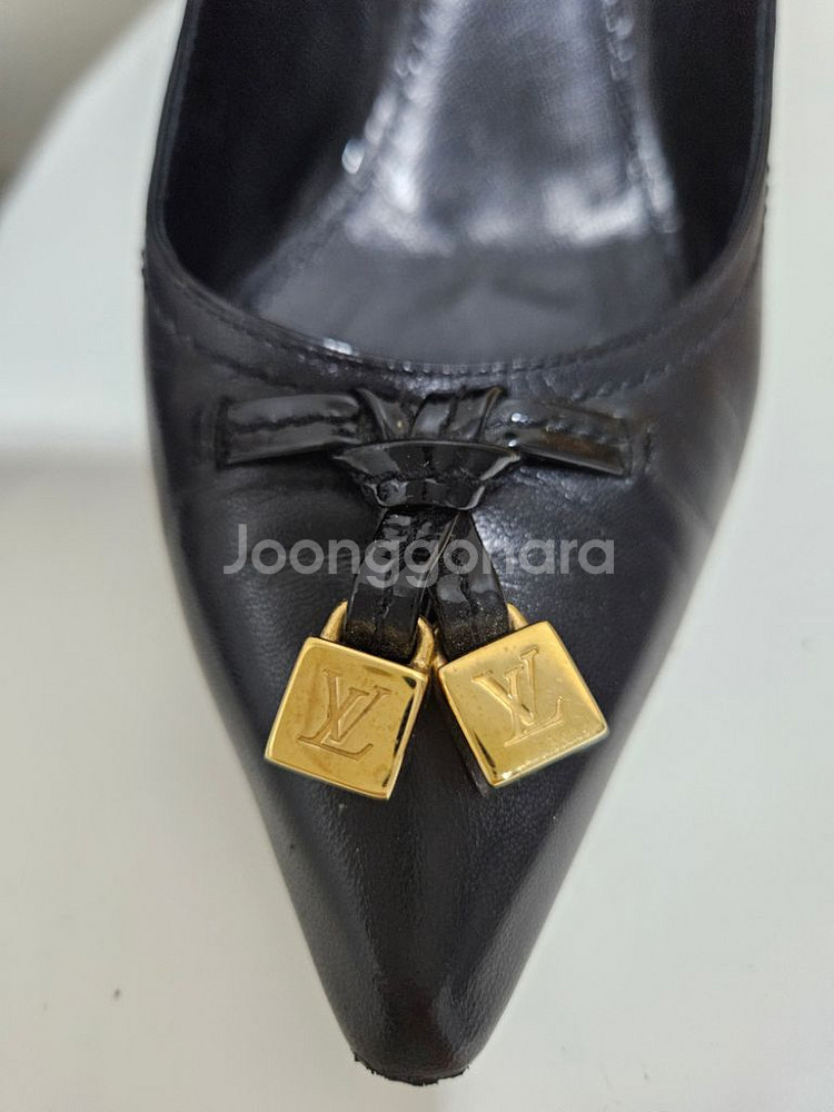 루이뷔통 정품 구두사이즈 36 235정도가격절충 안됩--1