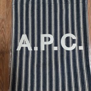 A.P.C. 루 토트백