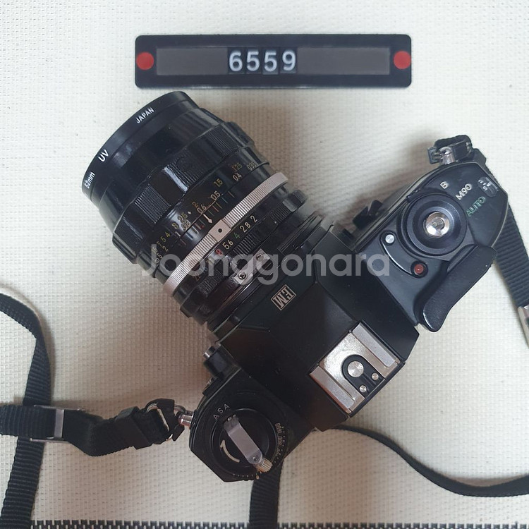 니콘 EM 필름카메라 1대2 28mm 단렌즈 블랙바디--2