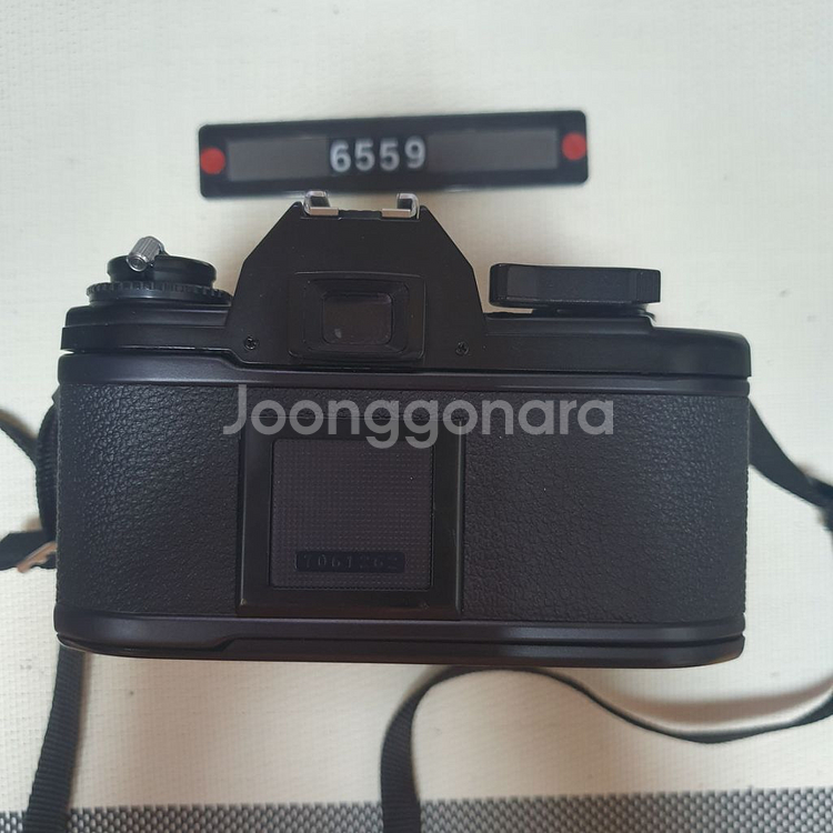 니콘 EM 필름카메라 1대2 28mm 단렌즈 블랙바디--3