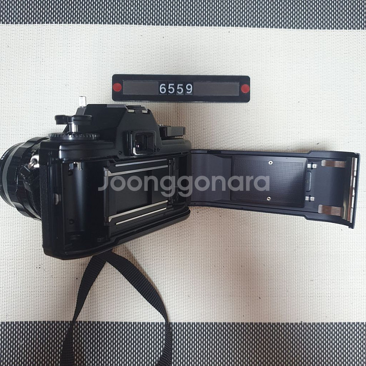니콘 EM 필름카메라 1대2 28mm 단렌즈 블랙바디--5