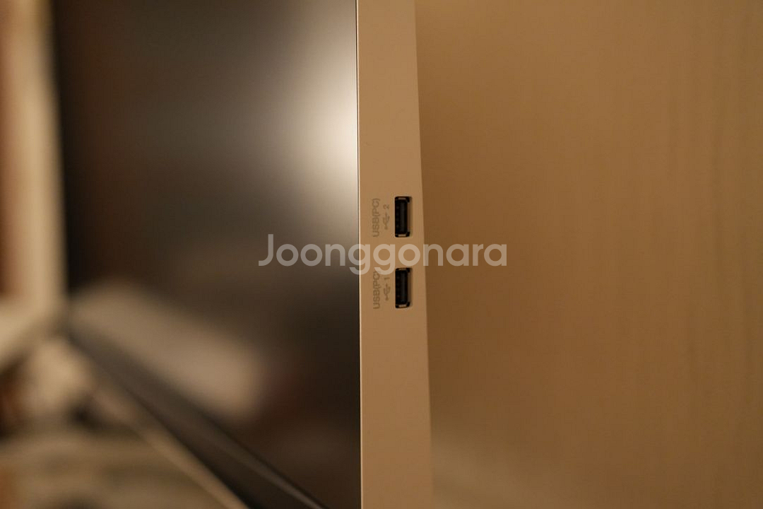 LG 32인치 4K 스마트모니터 판매합니다 32SQ75--3
