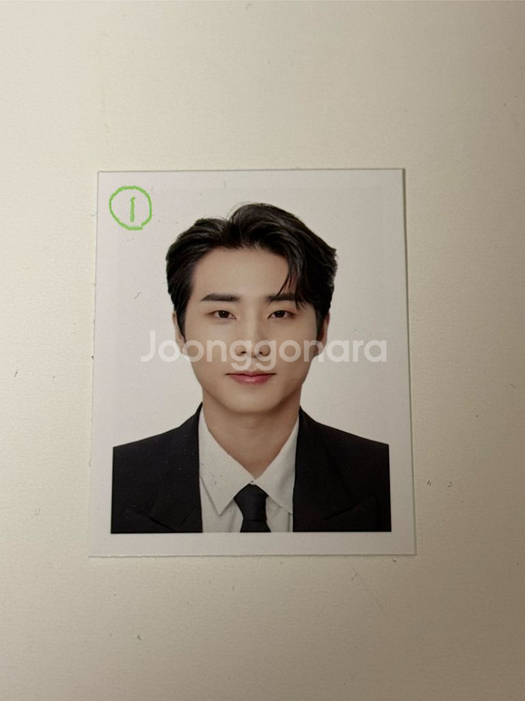데이식스 영케이 원필 코스모 생로랑 증사 포카 굿즈--1