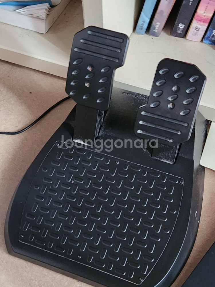 트러스트마스터 t150 레이싱 휠--1