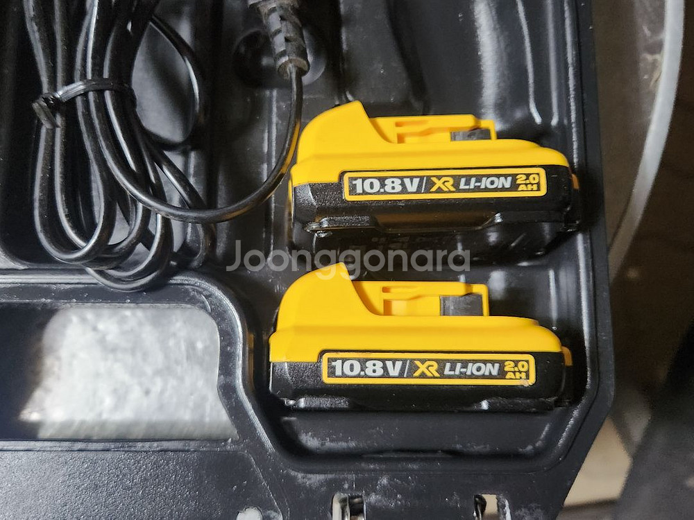 디월트 10.8v 충전컷소 DCS310 팝니다--4