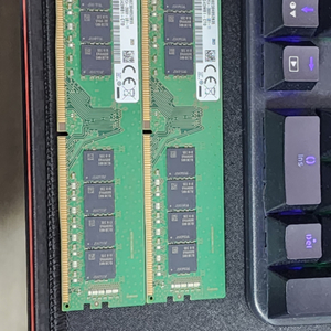 삼성 DDR4 32gb 2666 *2 팝니다.