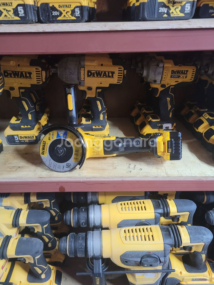 디월트충전그라인더 DCG405.5인치.2024년.신품?--5